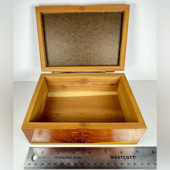 Vintage End of Trail keepsake cedar box - Picture 5 of 5